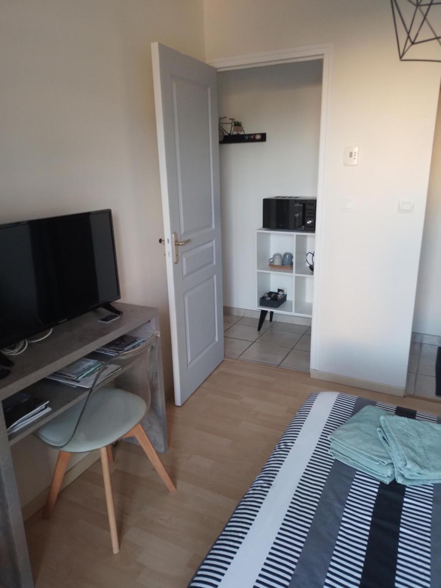 Chambre Agreable Au Calme Saint-Hilaire-Petitville Exteriör bild